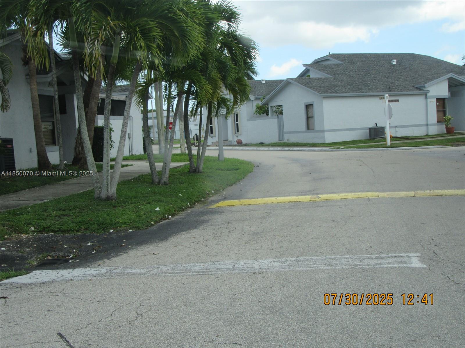 WESTWIND LAKES GARDEN HOM - Residential