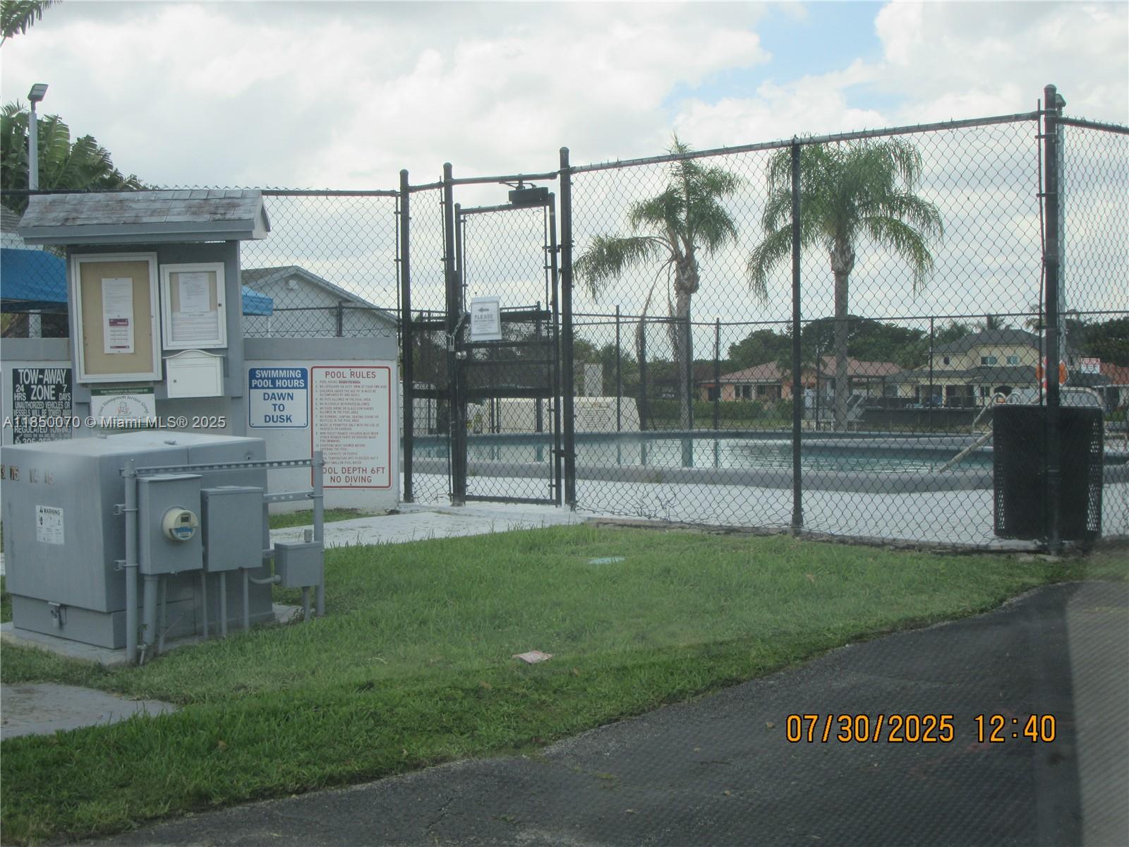 WESTWIND LAKES GARDEN HOM - Residential