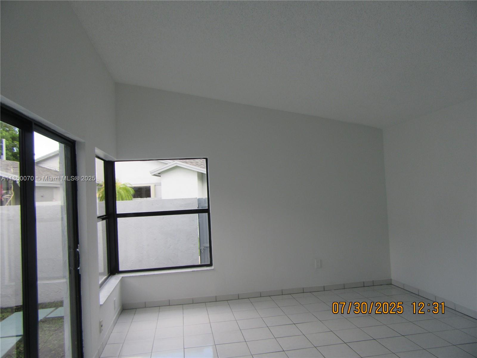 WESTWIND LAKES GARDEN HOM - Residential