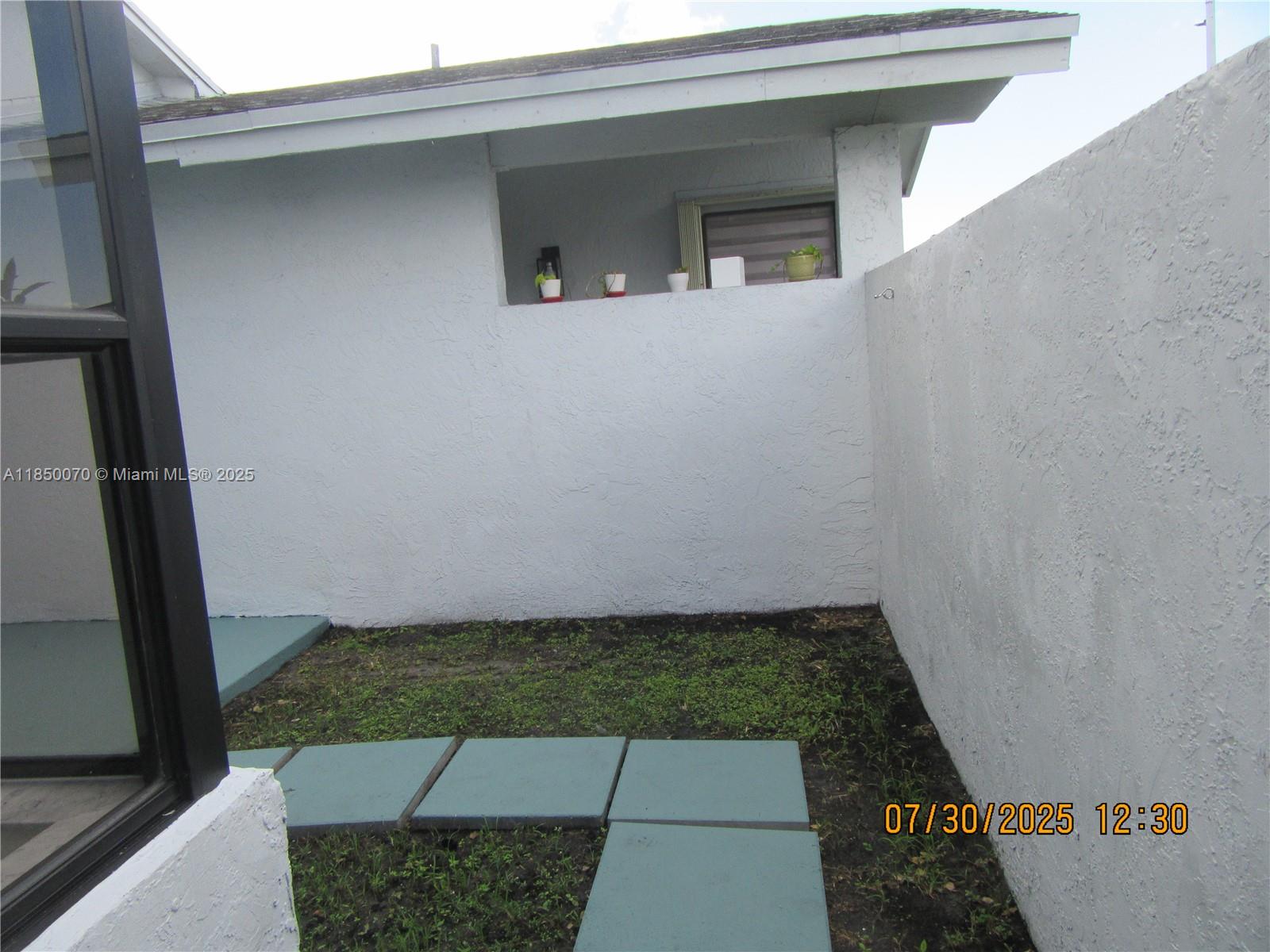 WESTWIND LAKES GARDEN HOM - Residential