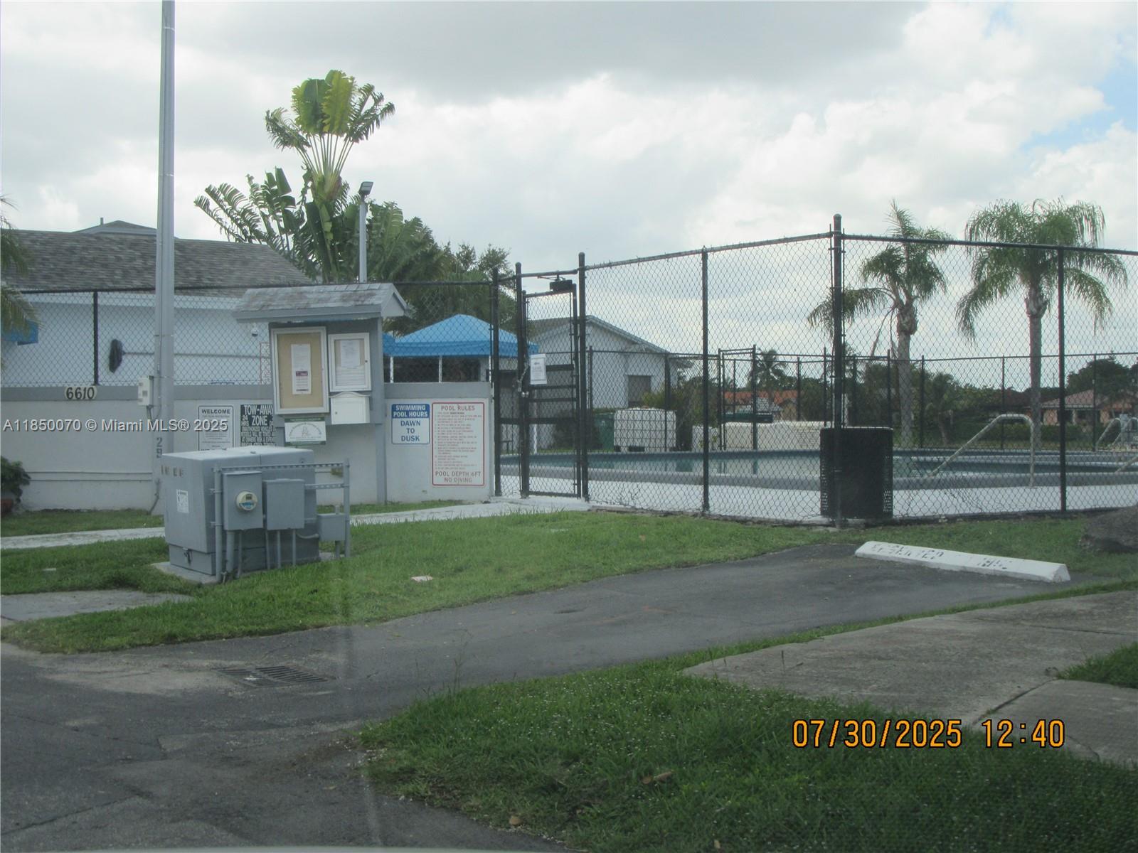 WESTWIND LAKES GARDEN HOM - Residential