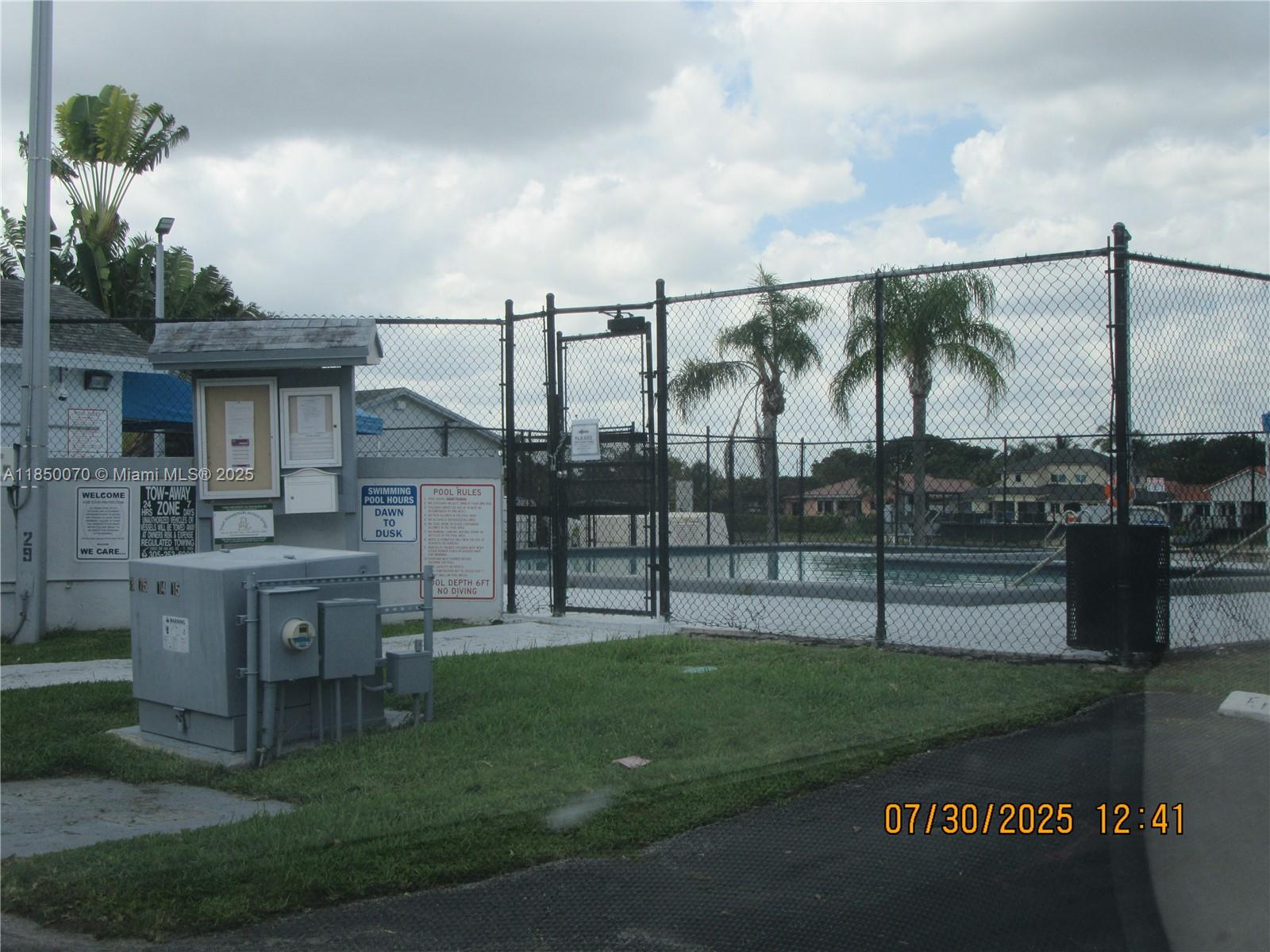 WESTWIND LAKES GARDEN HOM - Residential