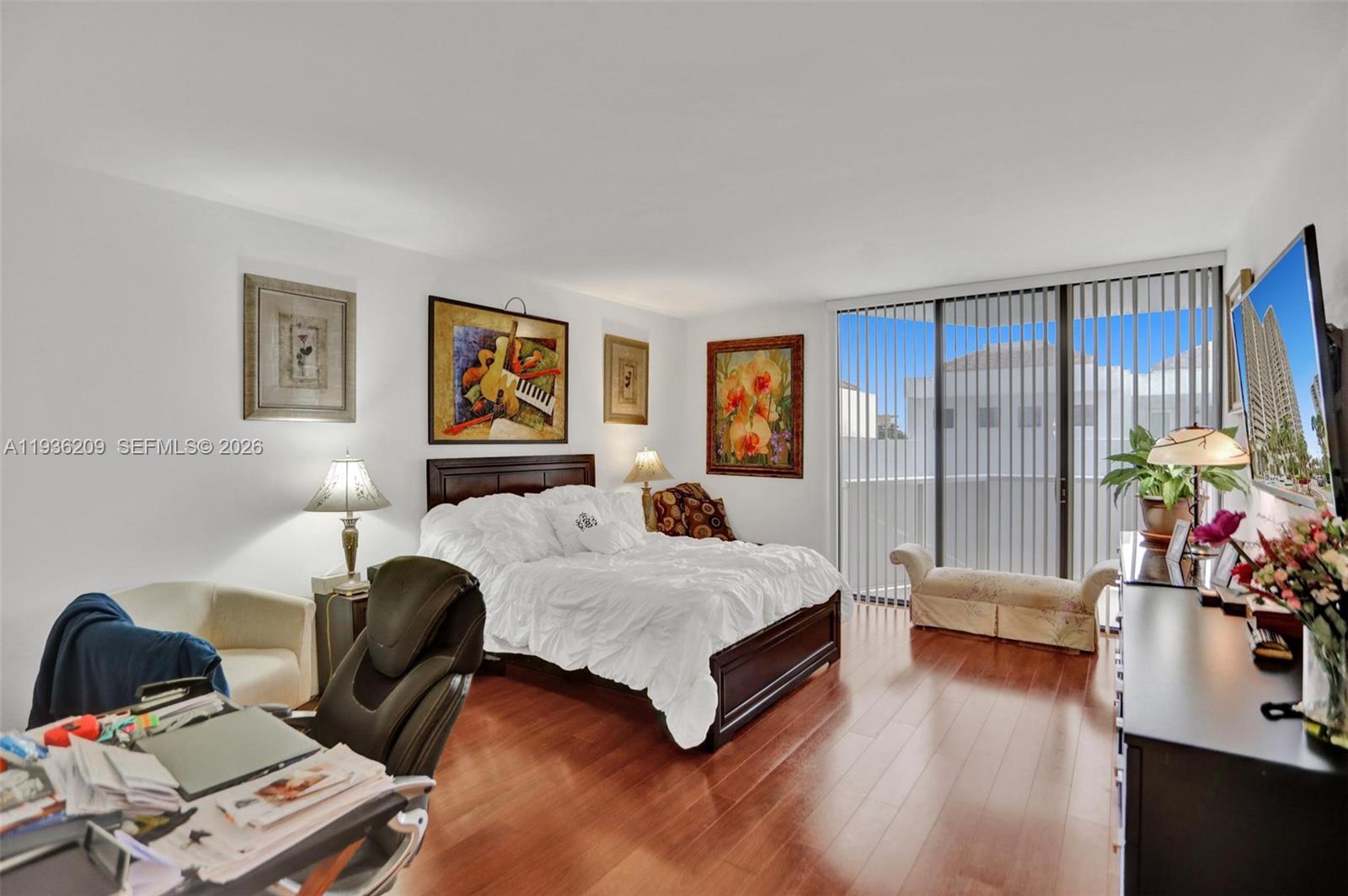 HAMPTONS WEST CONDO - Residential