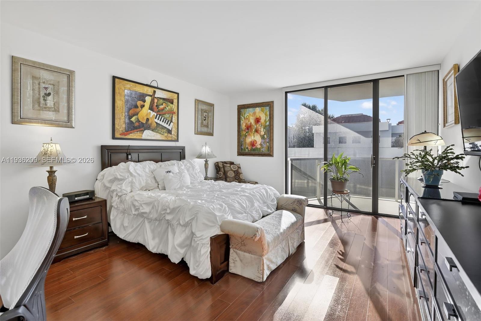 HAMPTONS WEST CONDO - Residential