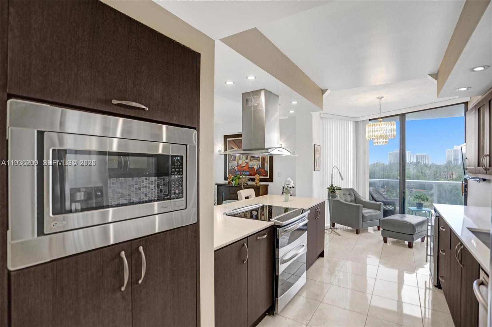 HAMPTONS WEST CONDO - Residential