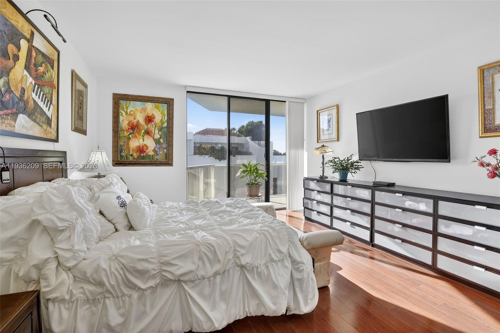 HAMPTONS WEST CONDO - Residential