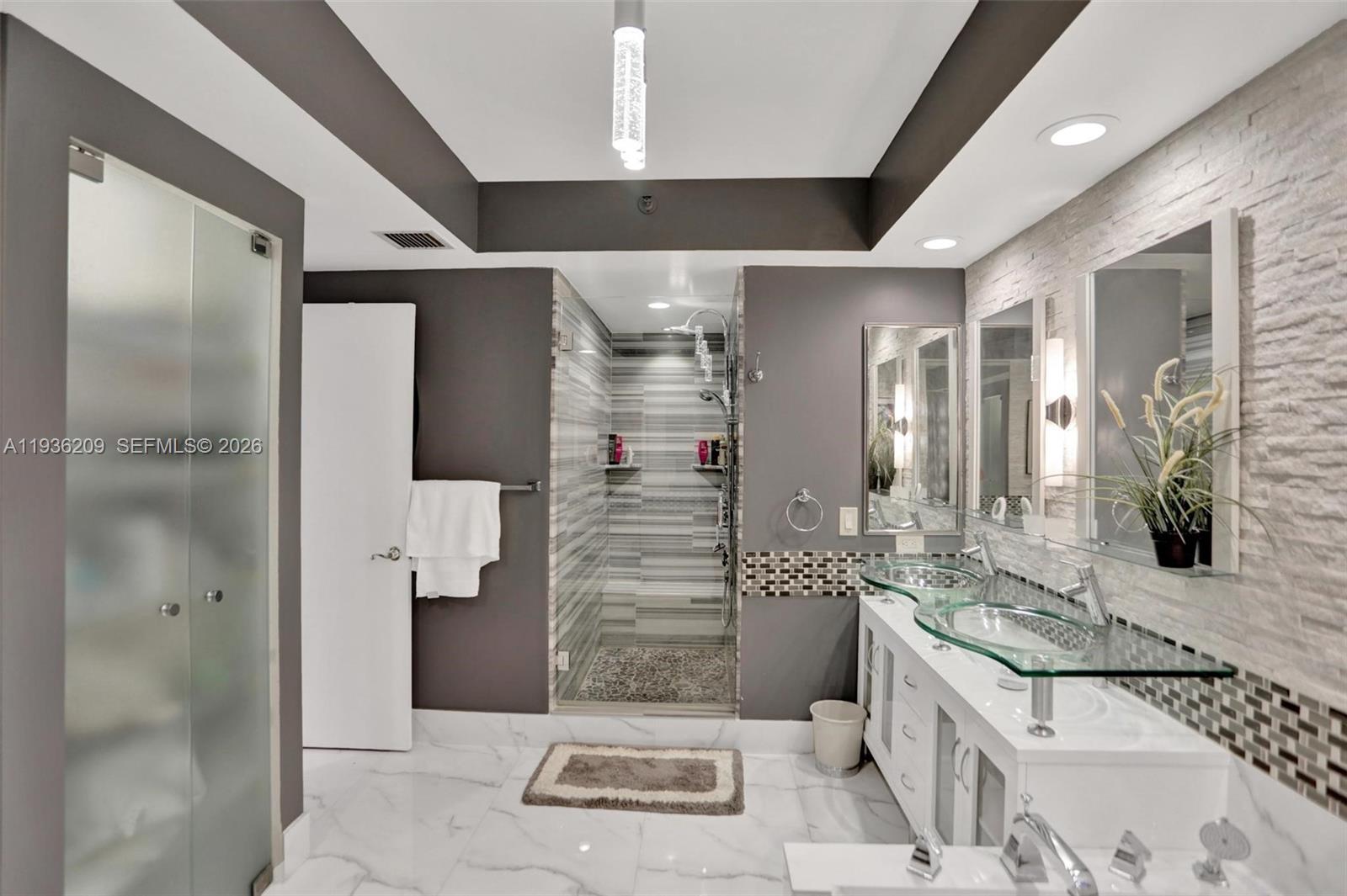 HAMPTONS WEST CONDO - Residential