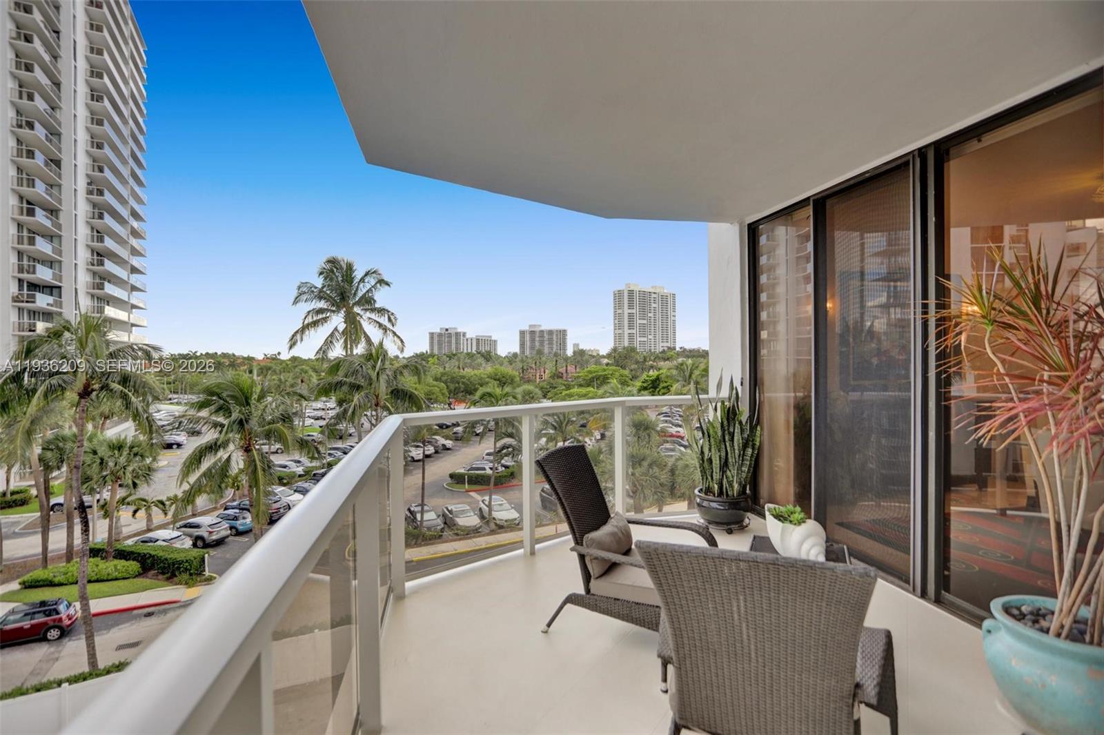 HAMPTONS WEST CONDO - Residential