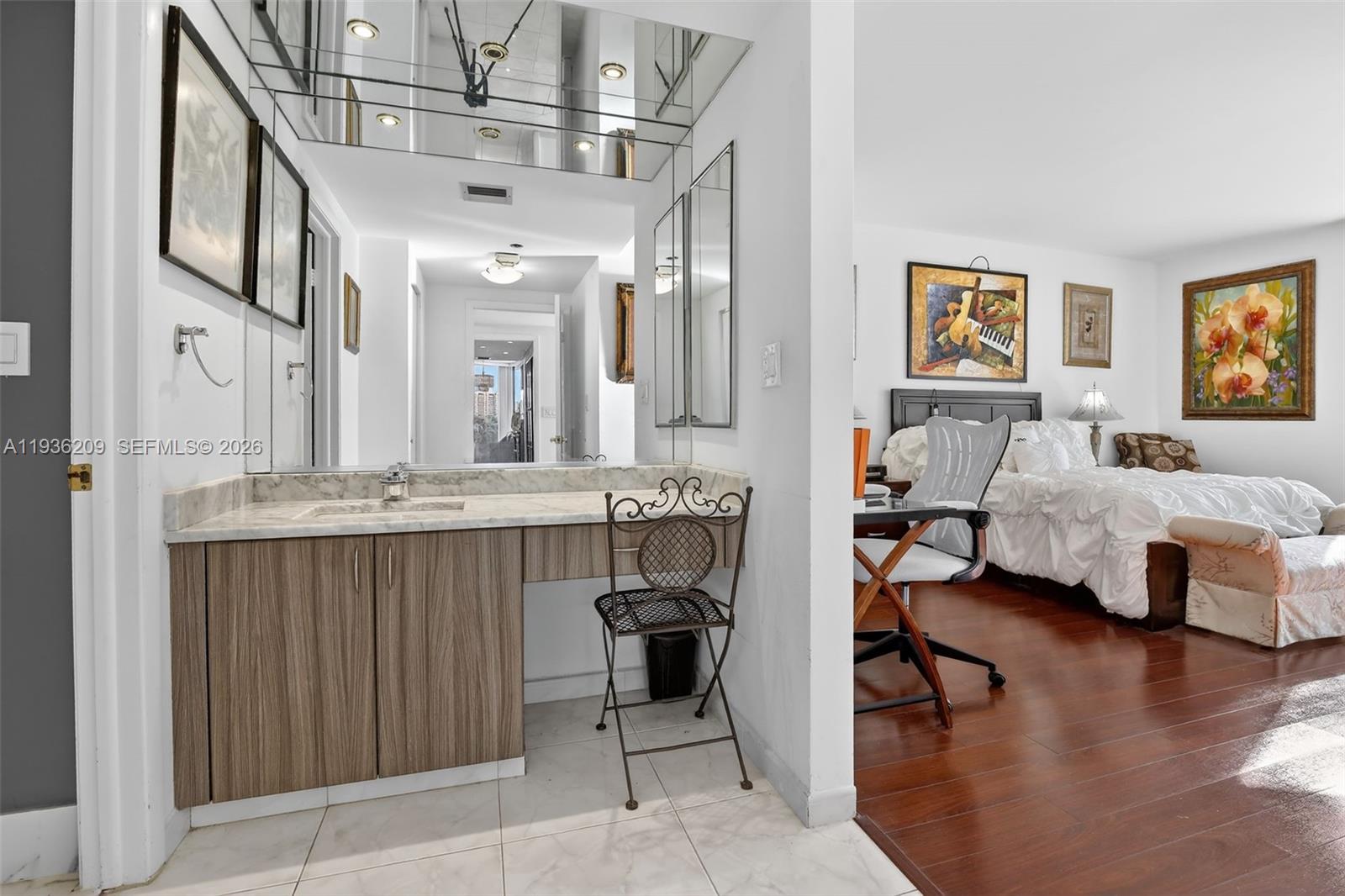 HAMPTONS WEST CONDO - Residential