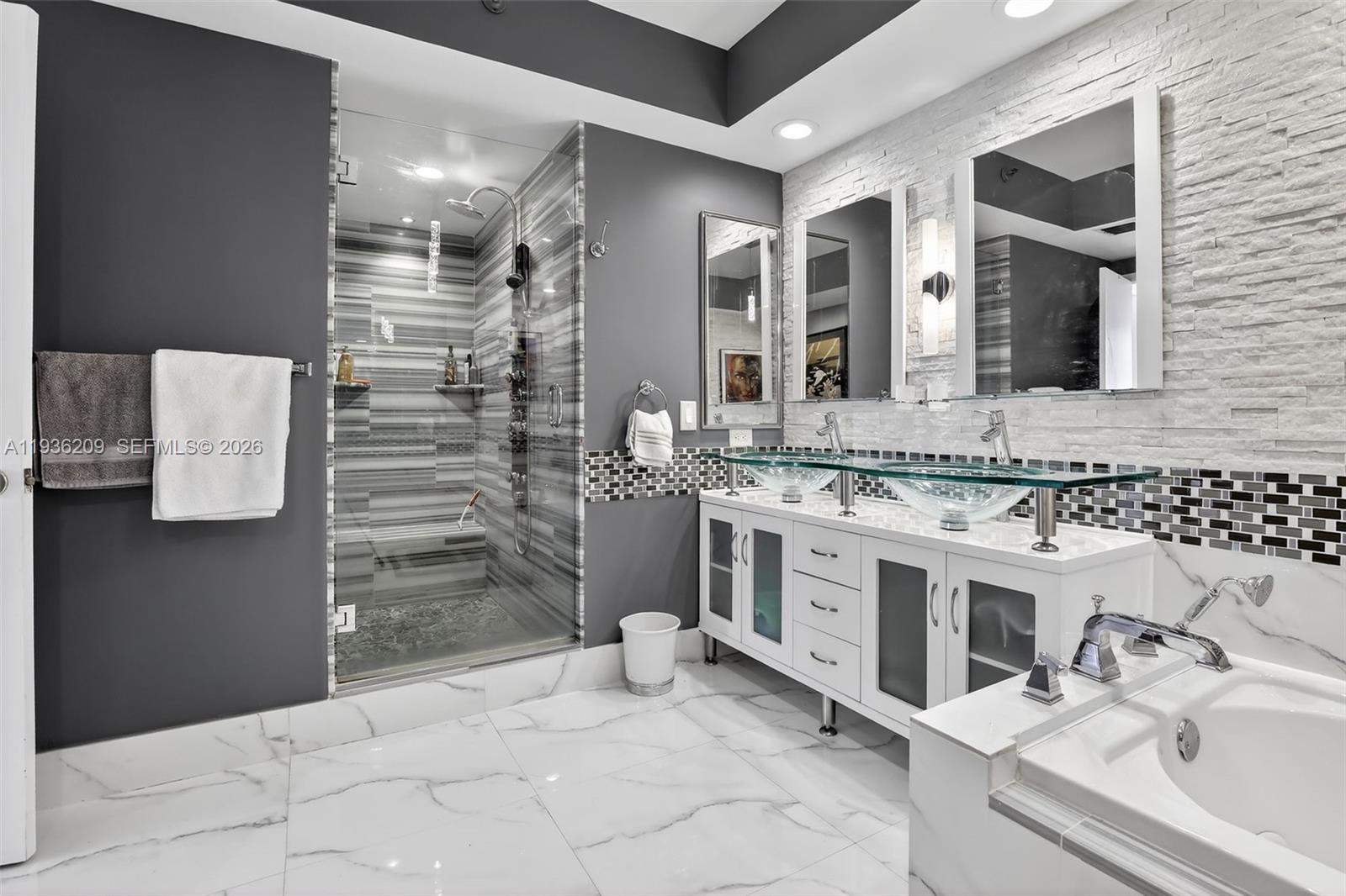 HAMPTONS WEST CONDO - Residential