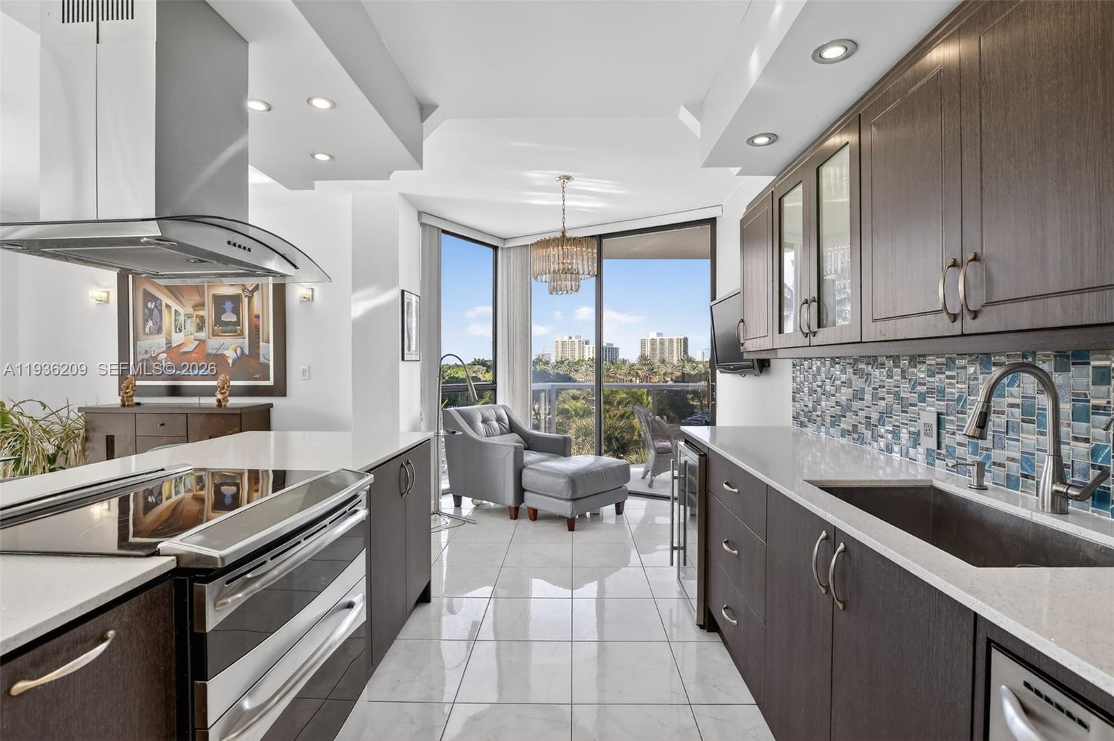 HAMPTONS WEST CONDO - Residential