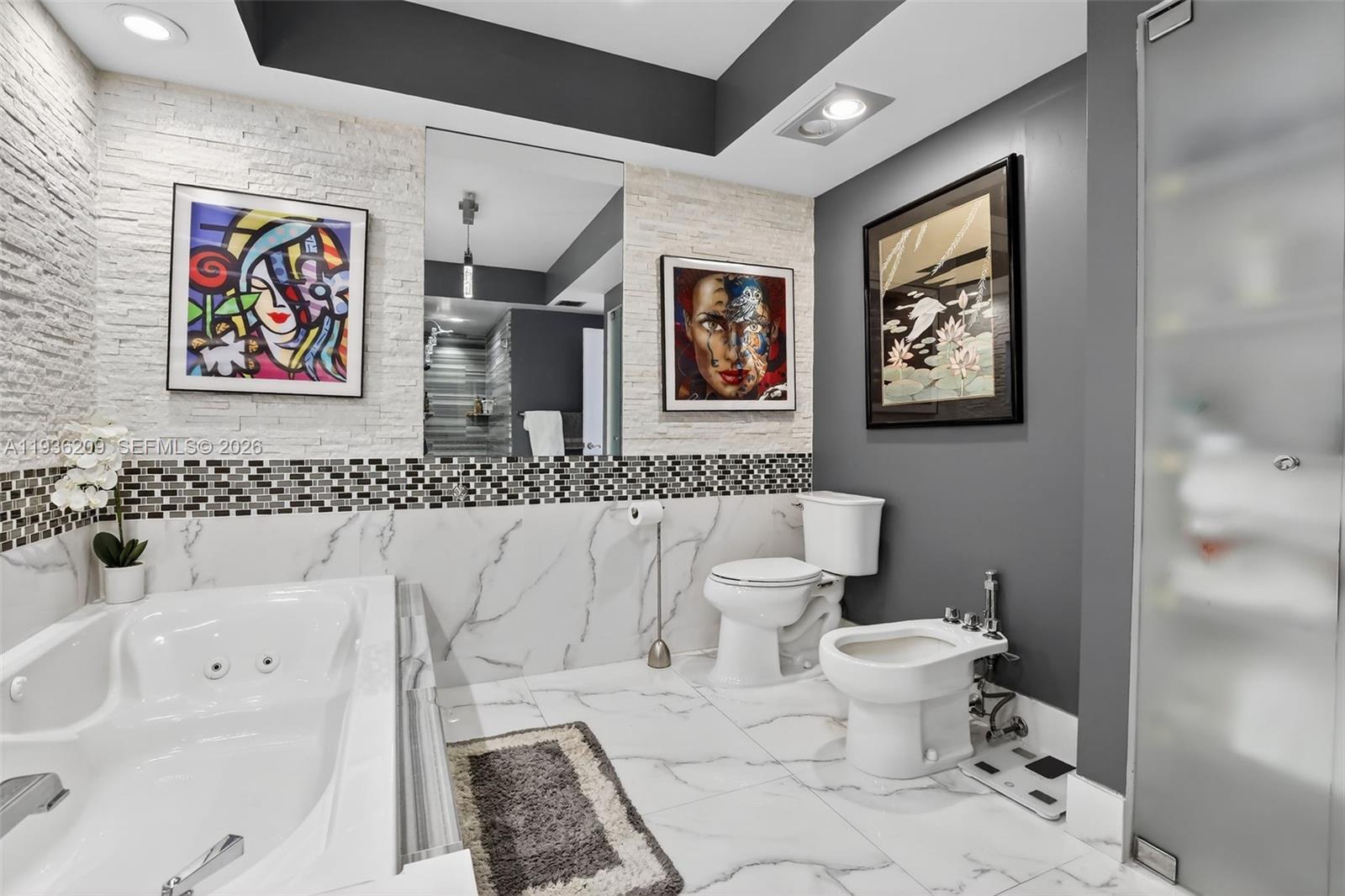 HAMPTONS WEST CONDO - Residential