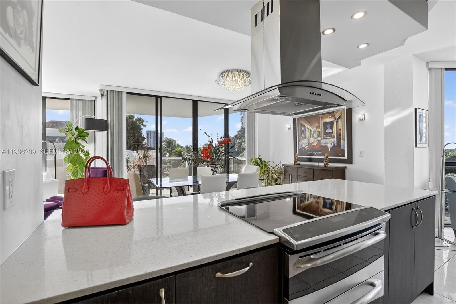 HAMPTONS WEST CONDO - Residential