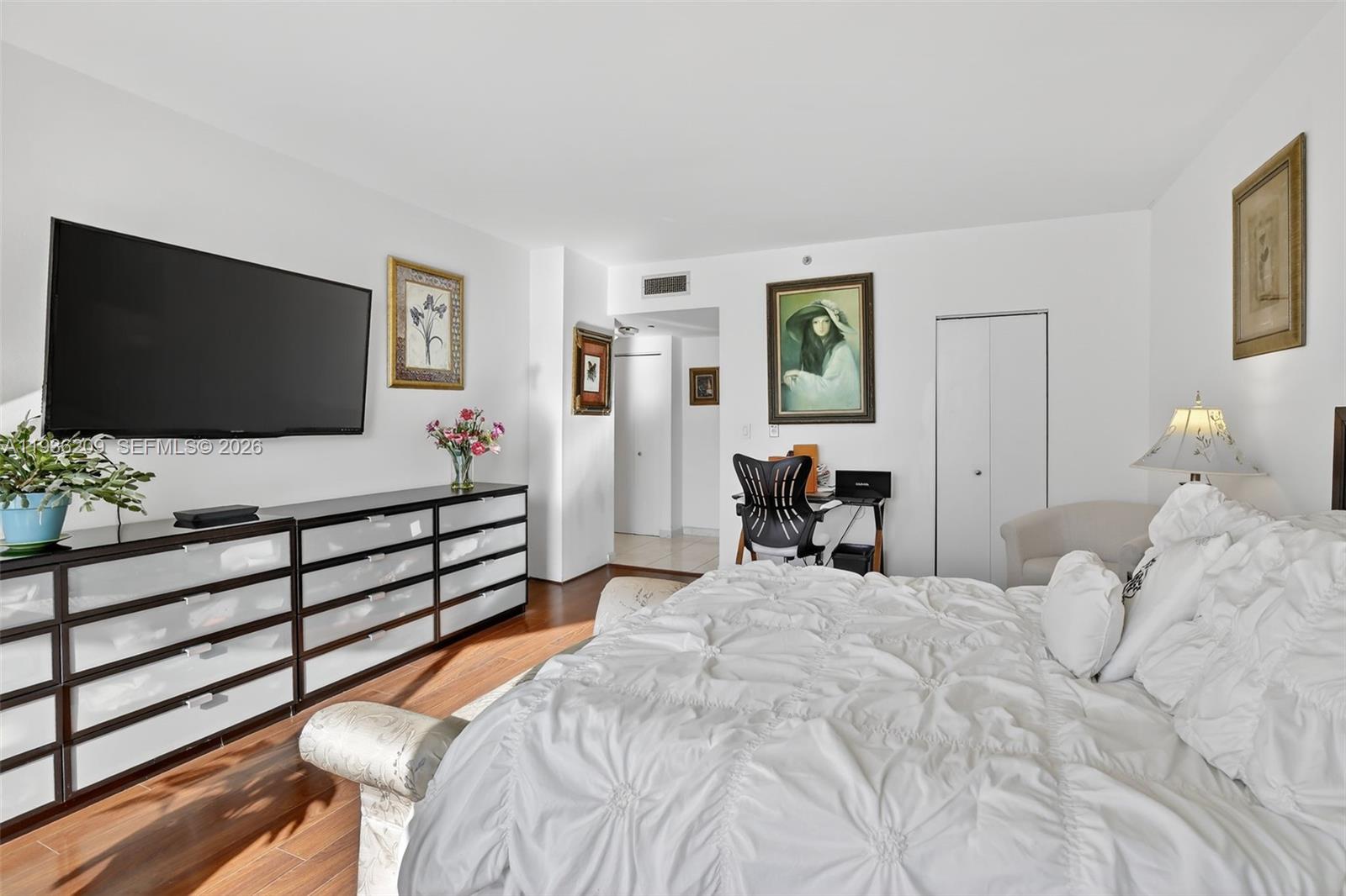 HAMPTONS WEST CONDO - Residential