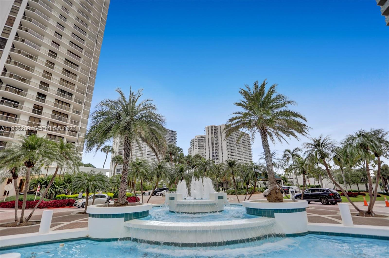 HAMPTONS WEST CONDO - Residential