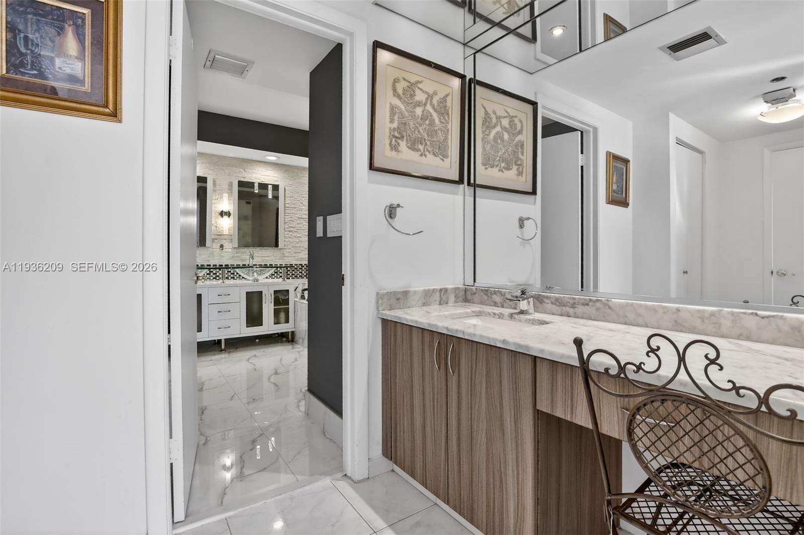 HAMPTONS WEST CONDO - Residential