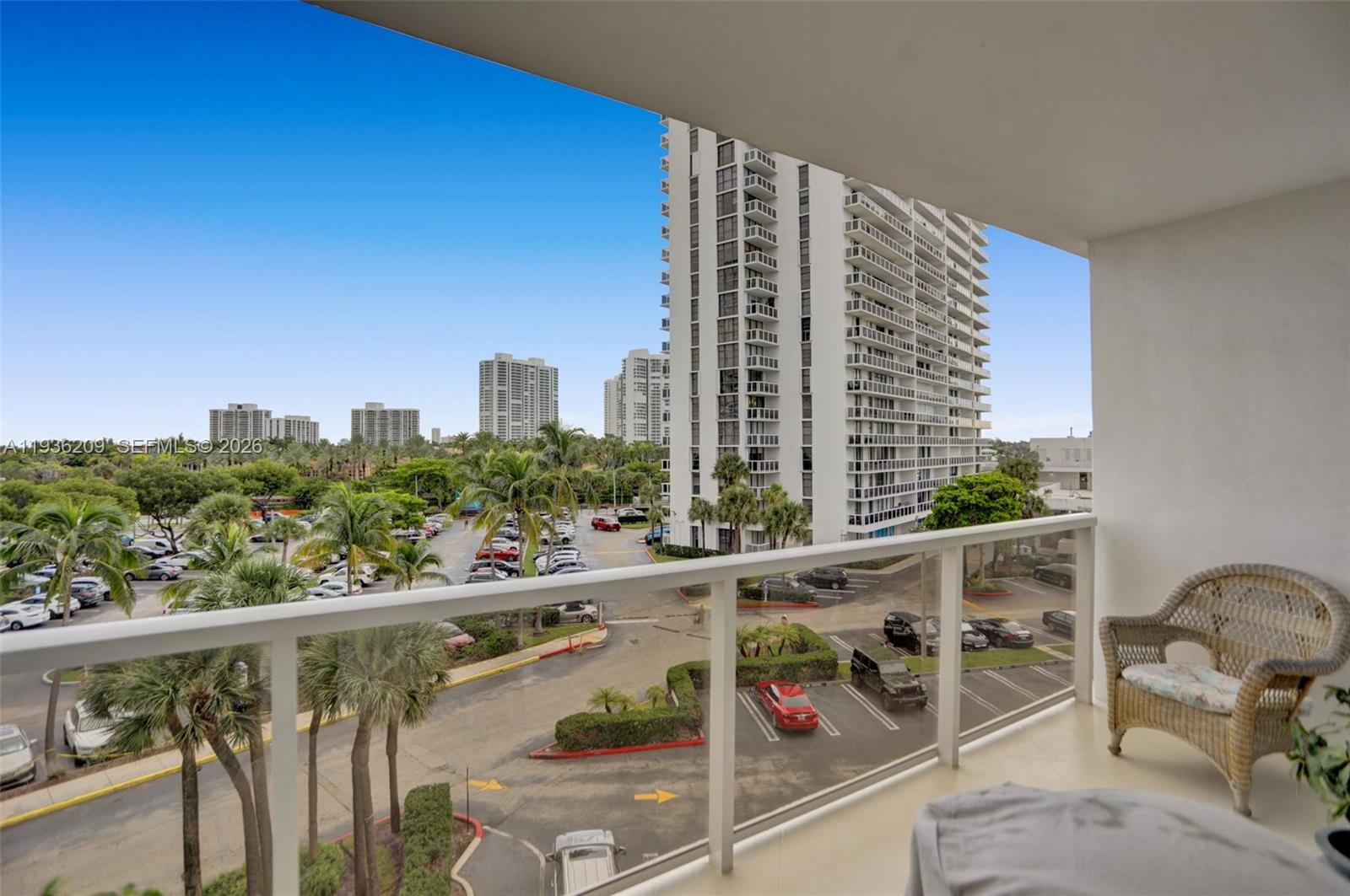 HAMPTONS WEST CONDO - Residential