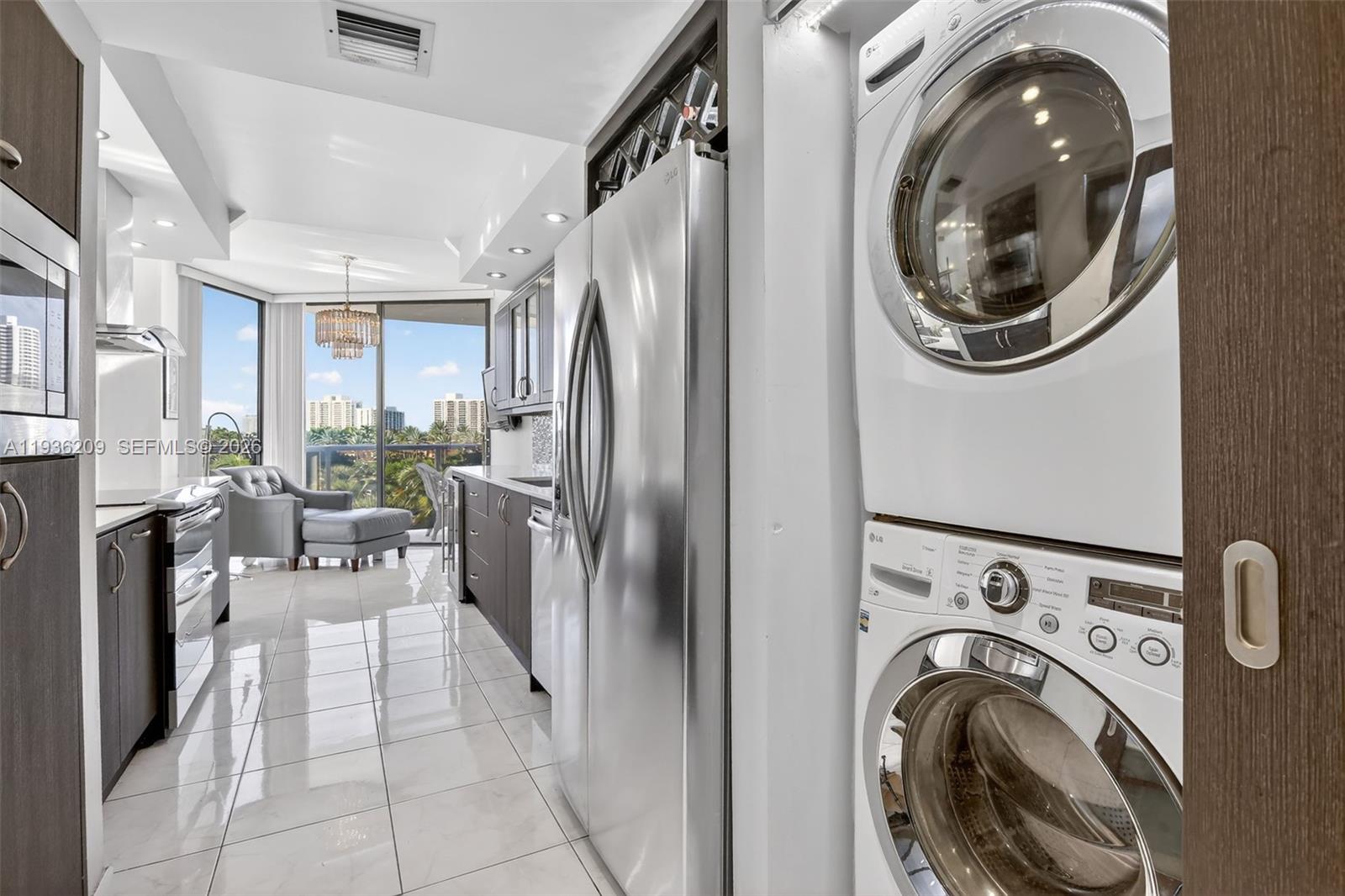 HAMPTONS WEST CONDO - Residential