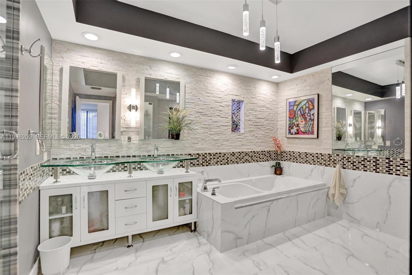 HAMPTONS WEST CONDO - Residential