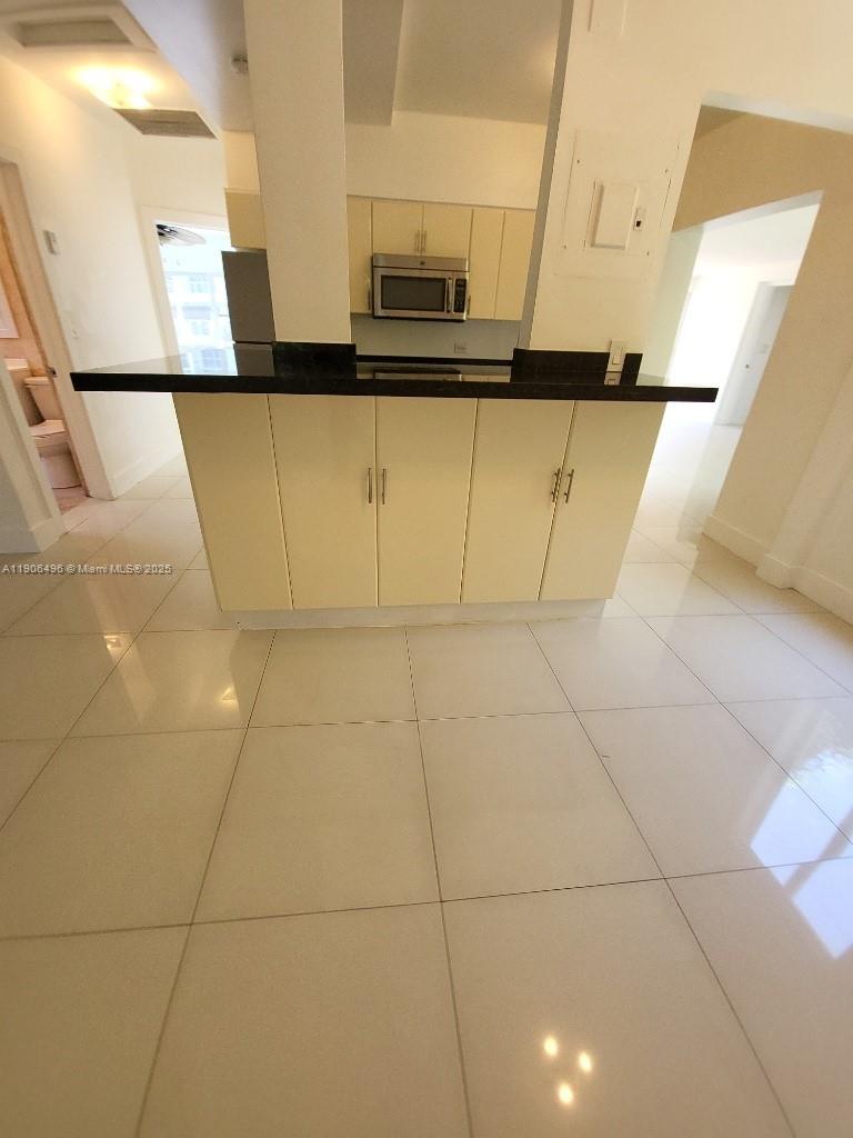 BISCAYNE BEACH RESUB - Residential Lease