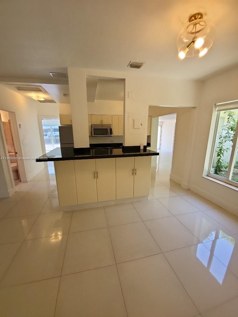 BISCAYNE BEACH RESUB - Residential Lease