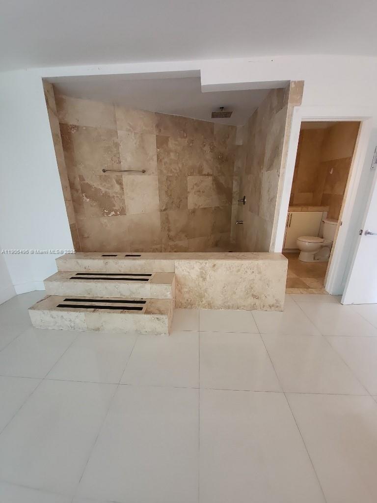 BISCAYNE BEACH RESUB - Residential Lease