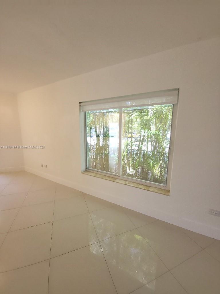 BISCAYNE BEACH RESUB - Residential Lease