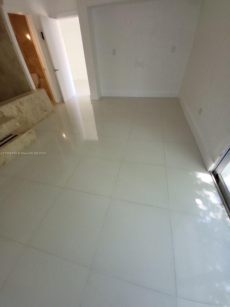 BISCAYNE BEACH RESUB - Residential Lease