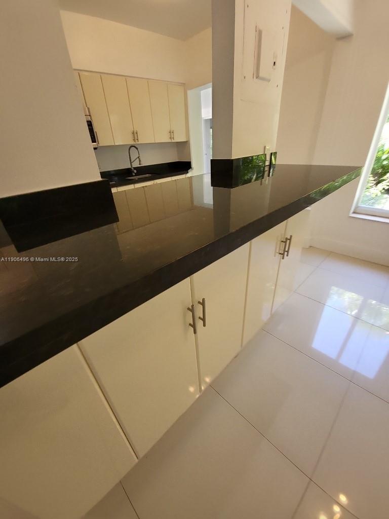 BISCAYNE BEACH RESUB - Residential Lease