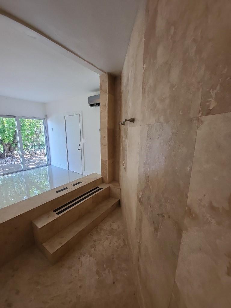 BISCAYNE BEACH RESUB - Residential Lease