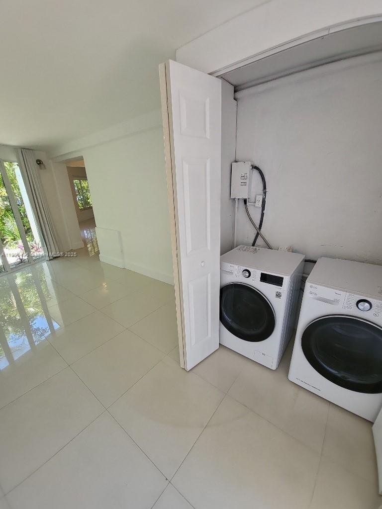 BISCAYNE BEACH RESUB - Residential Lease