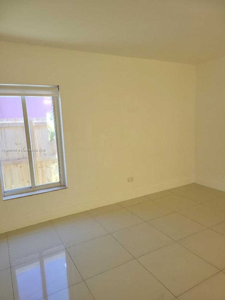 BISCAYNE BEACH RESUB - Residential Lease