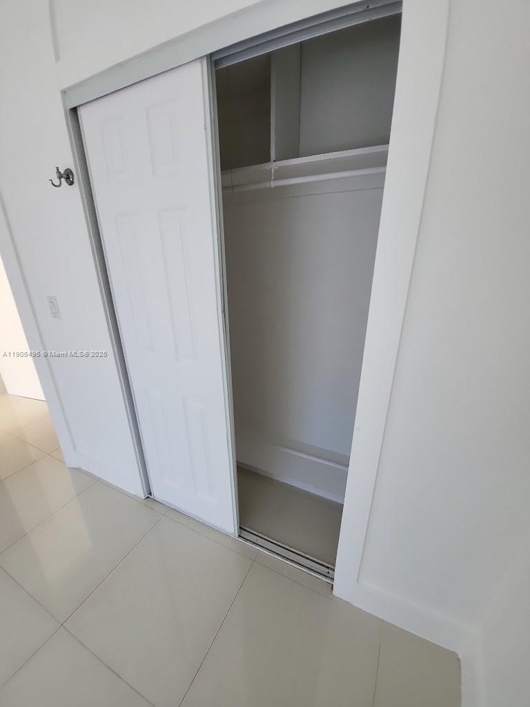 BISCAYNE BEACH RESUB - Residential Lease