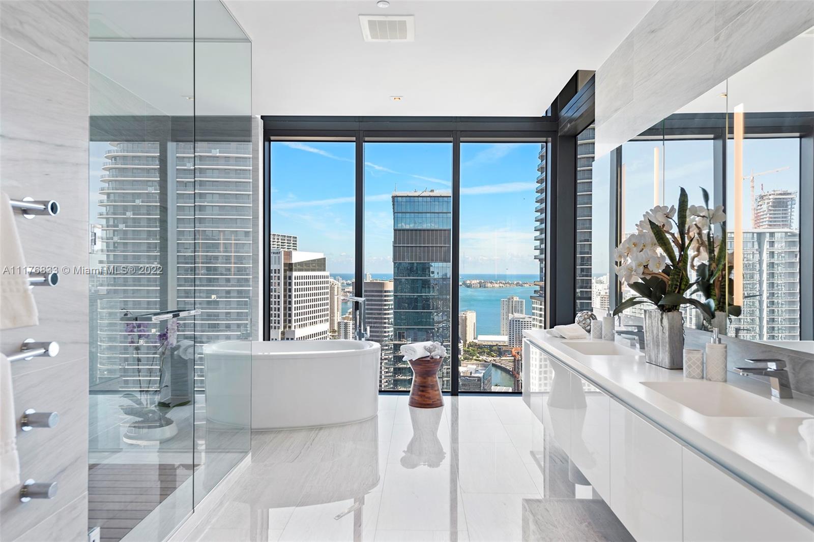 RISE CONDO - Residential