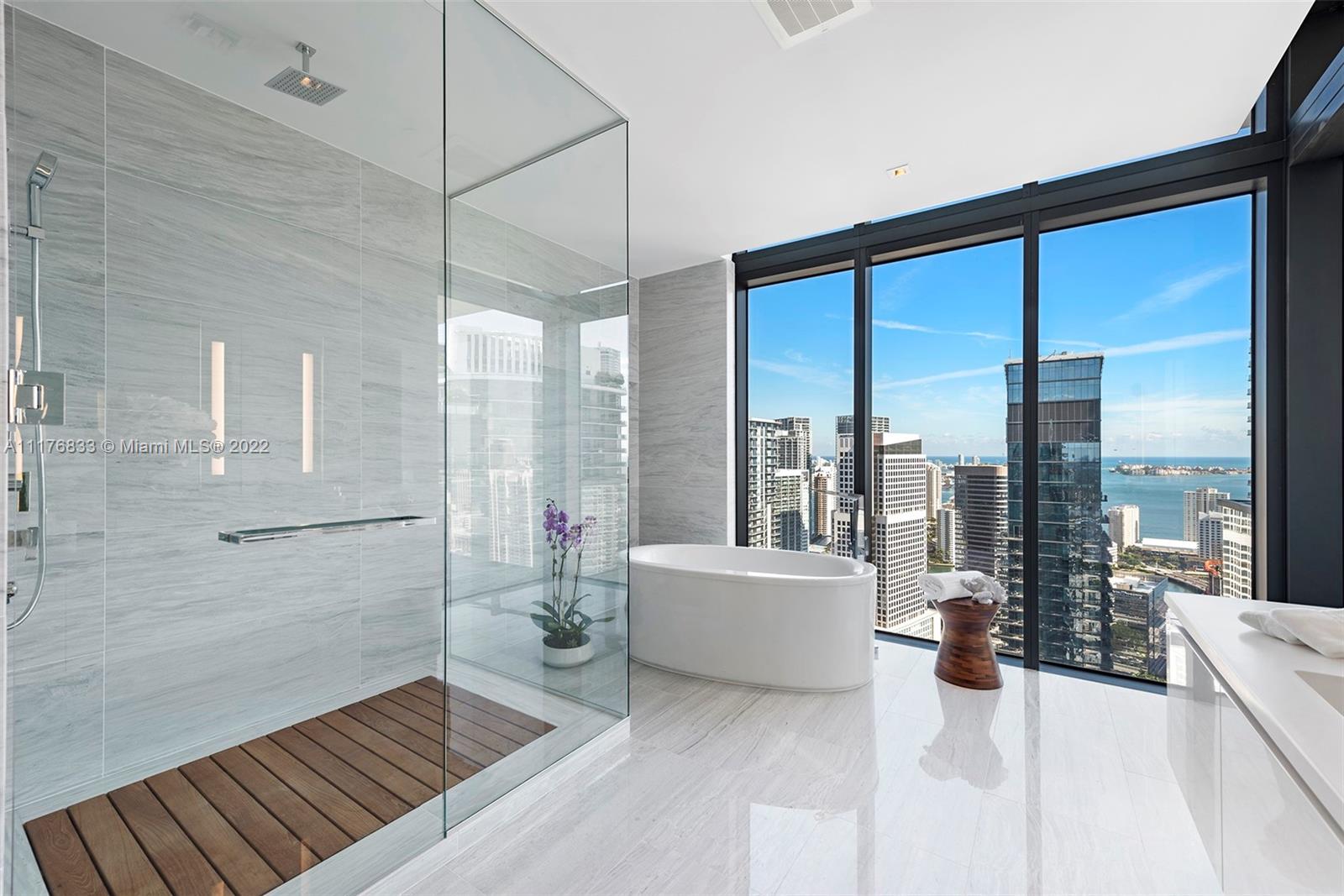 RISE CONDO - Residential