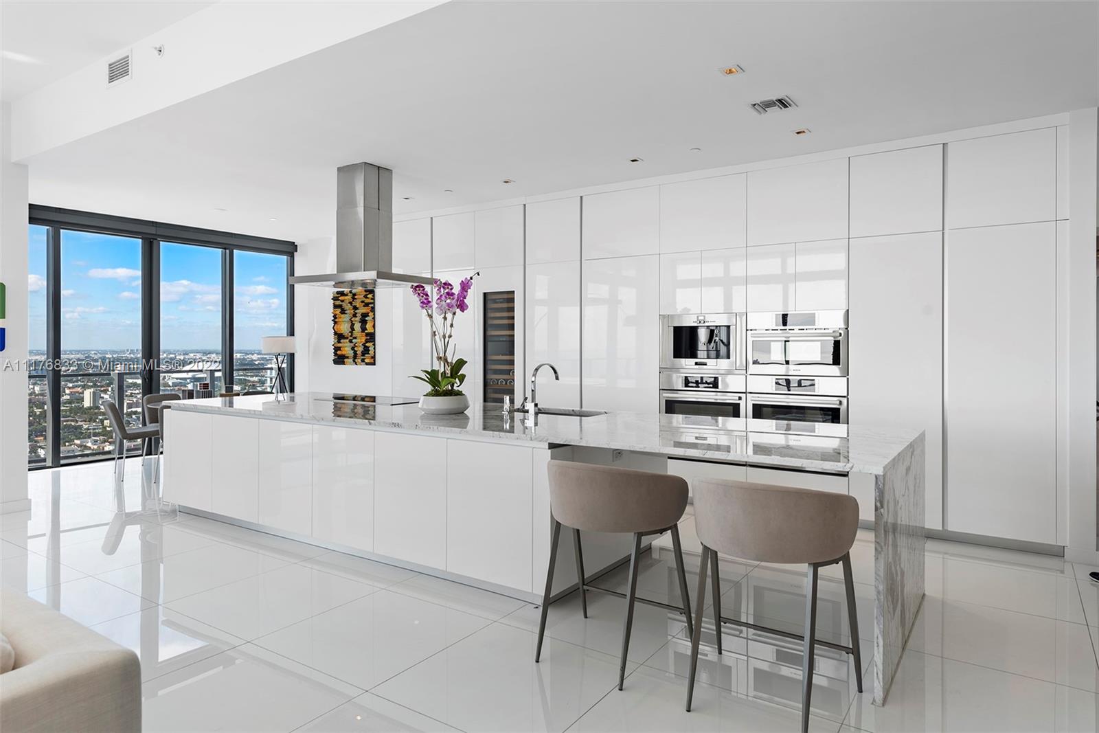 RISE CONDO - Residential