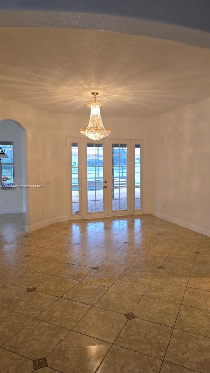 NORTH SHORE VLG - Residential