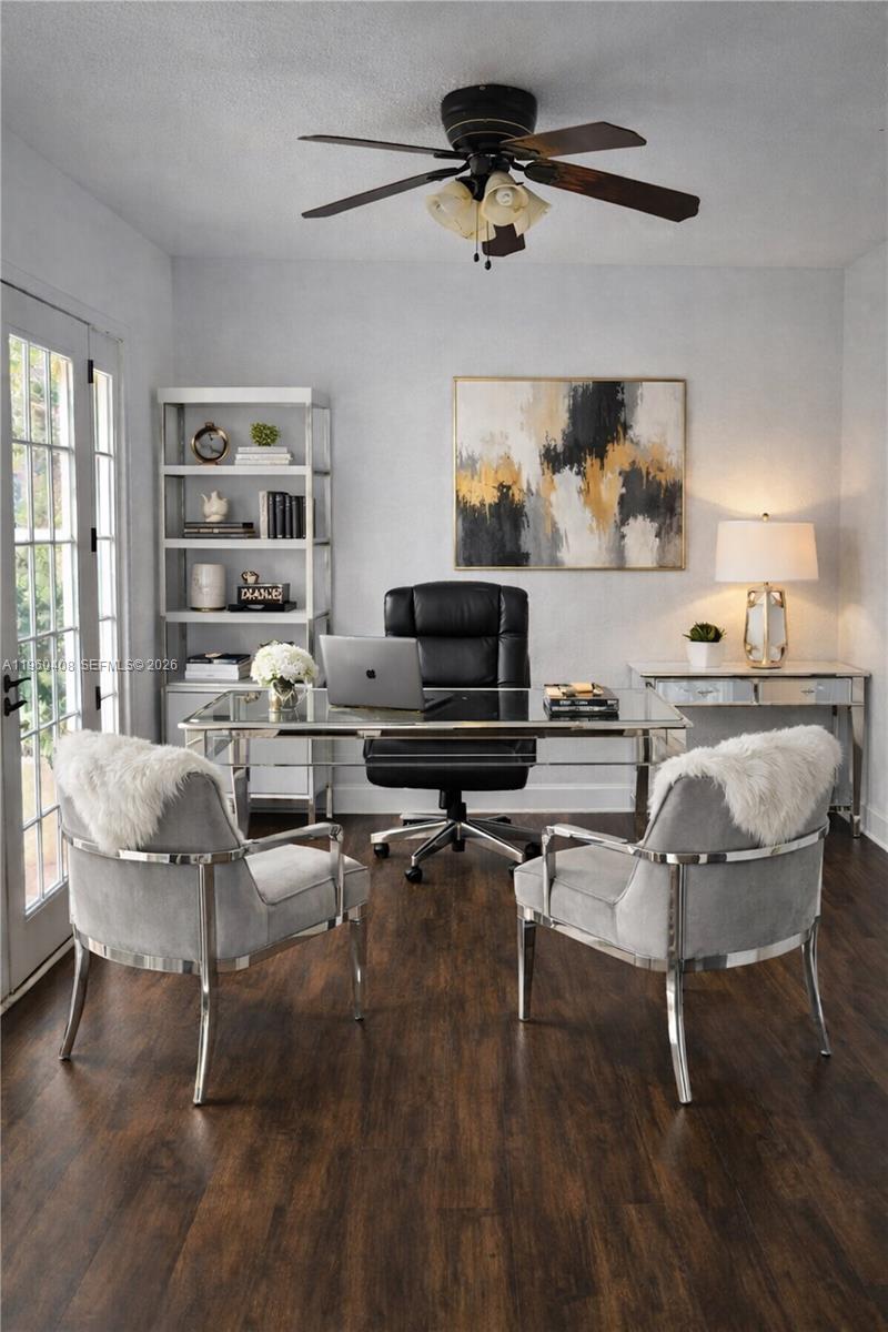 NORTH SHORE VLG - Residential