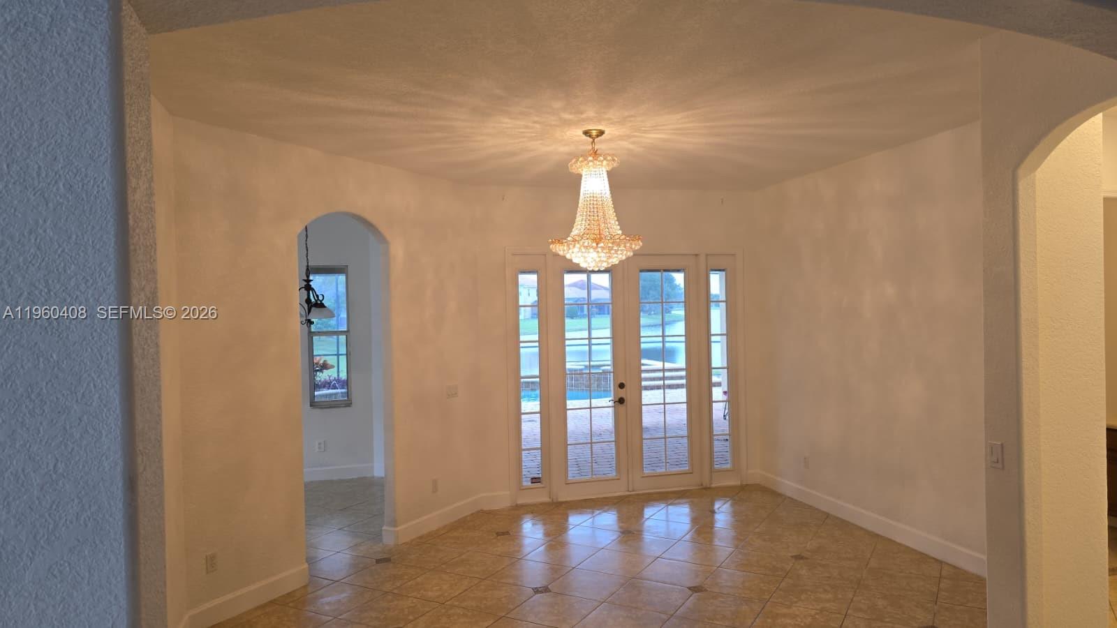 NORTH SHORE VLG - Residential