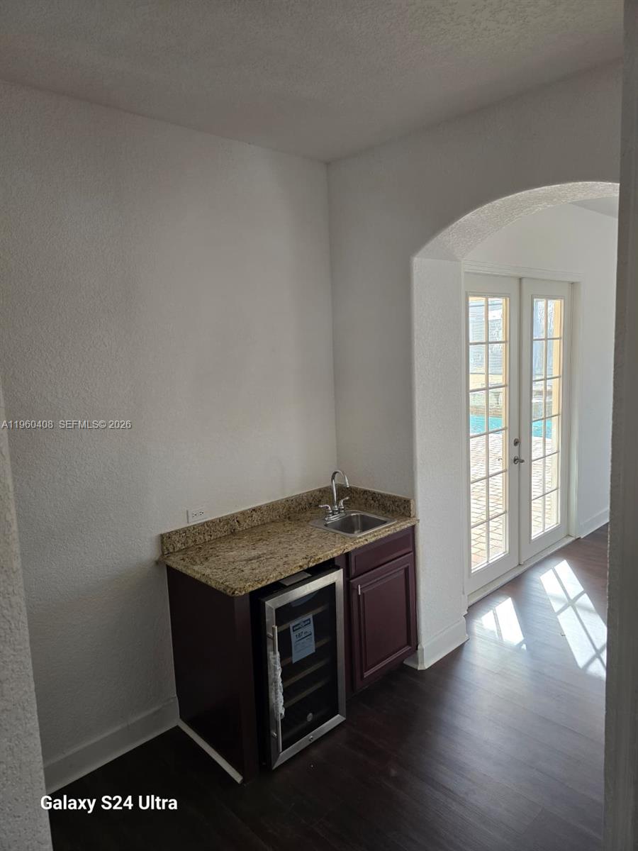 NORTH SHORE VLG - Residential