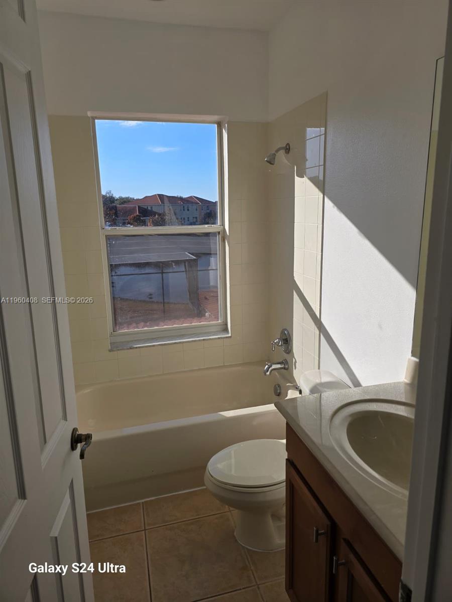 NORTH SHORE VLG - Residential