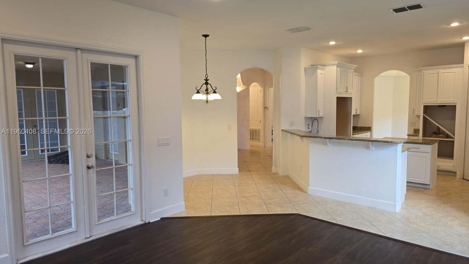 NORTH SHORE VLG - Residential