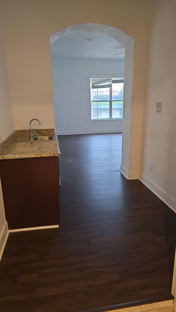 NORTH SHORE VLG - Residential