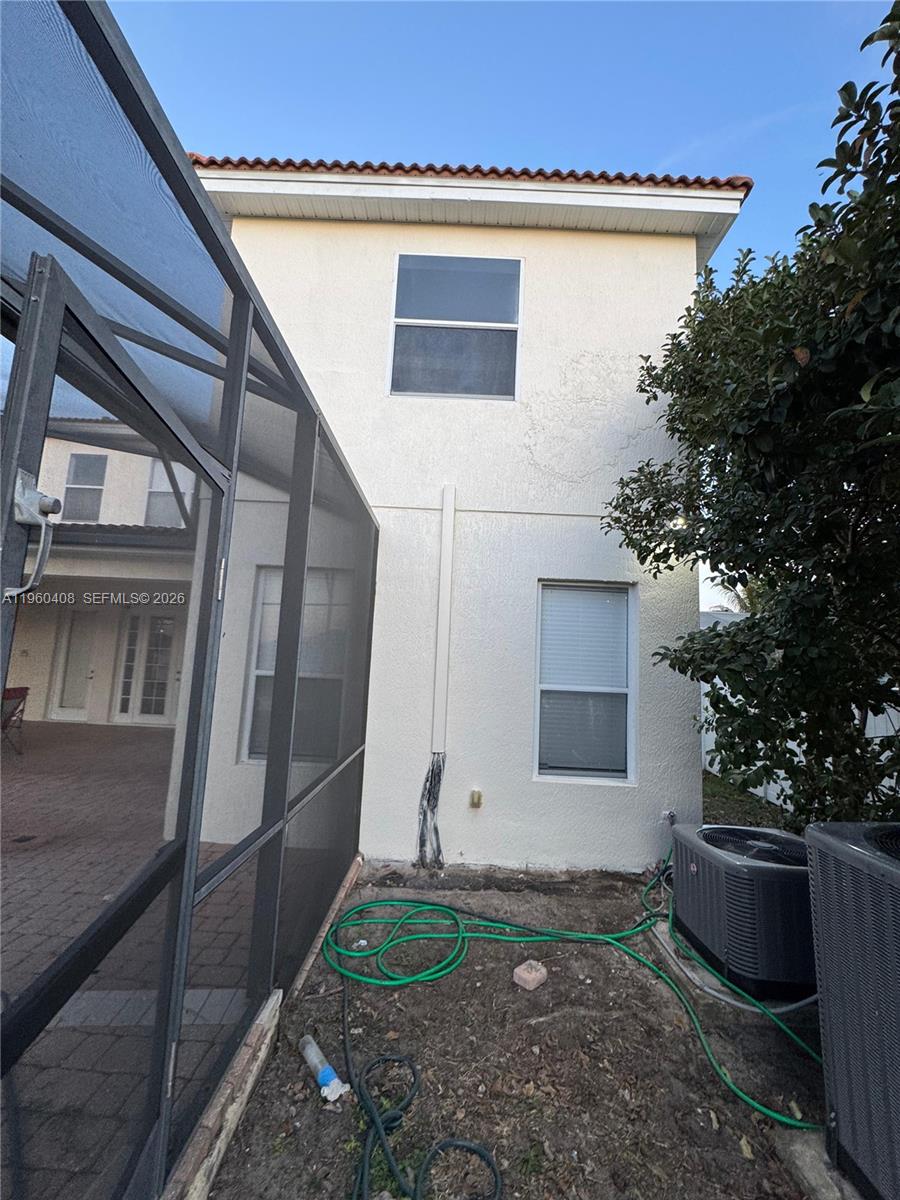 NORTH SHORE VLG - Residential