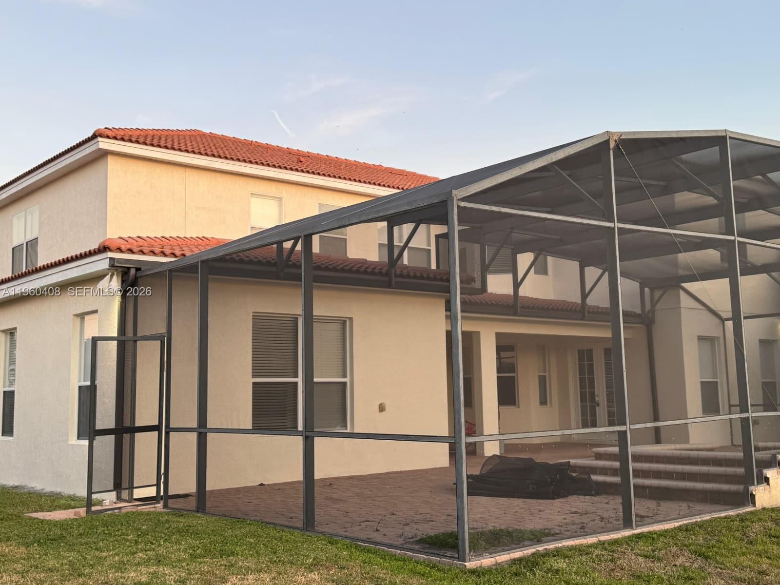 NORTH SHORE VLG - Residential