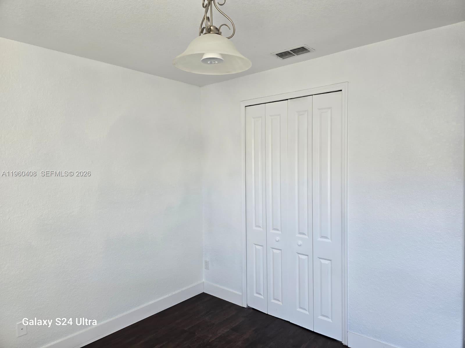 NORTH SHORE VLG - Residential