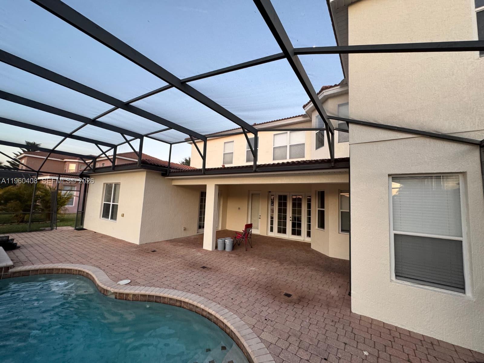 NORTH SHORE VLG - Residential