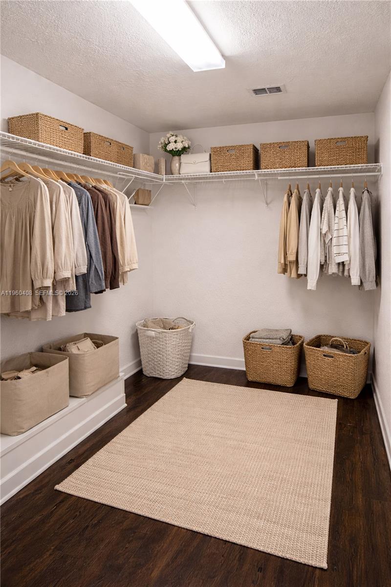 NORTH SHORE VLG - Residential