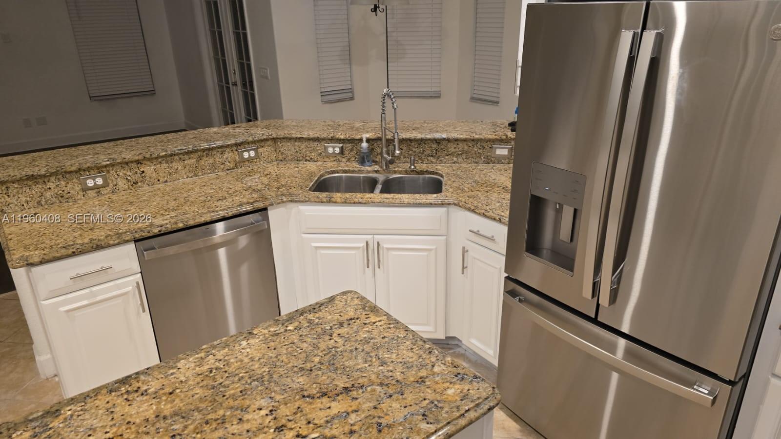 NORTH SHORE VLG - Residential