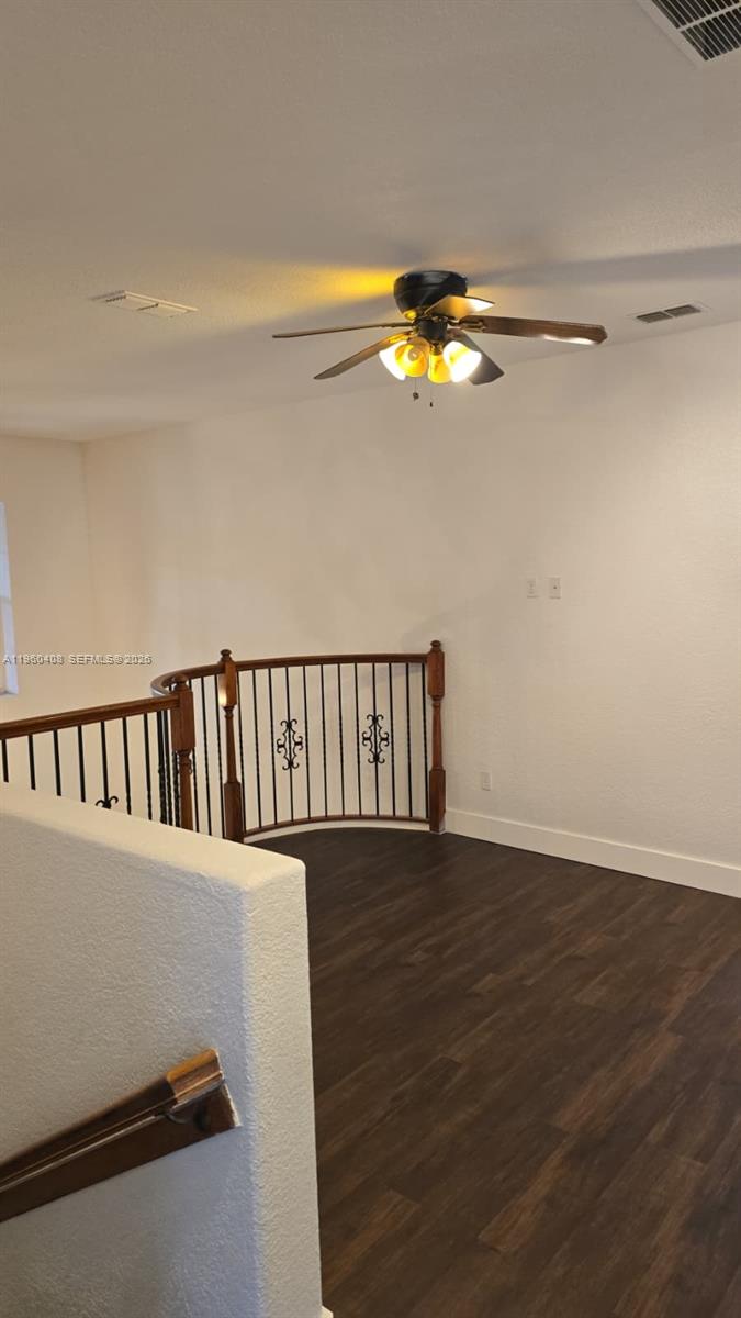 NORTH SHORE VLG - Residential